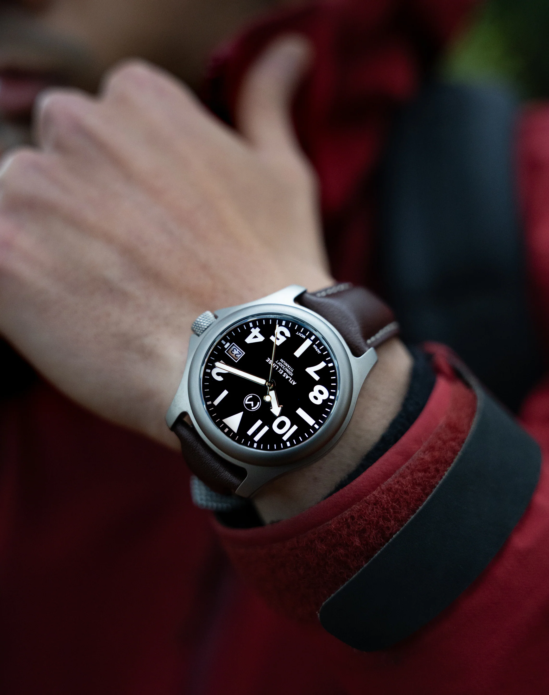 Atlas Eclipse Solar [38mm] - Black - Image 3