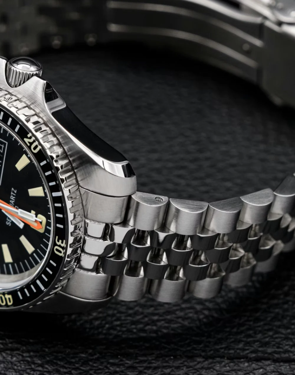 Sea Quartz 30 [42mm] - Black - Image 9